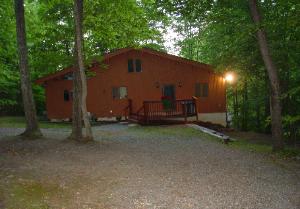 Kindred Spirits at Childs Cove - View of home as coming up driveway